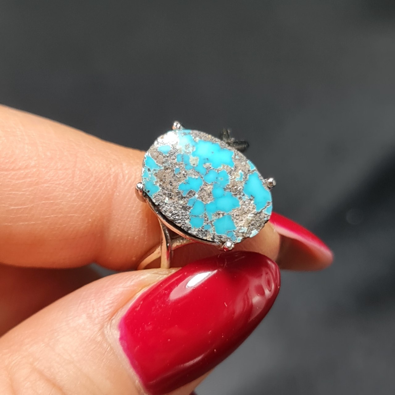 انگشتر نقره روس با سنگ طبیعی فیروزه معدنی نیشابور  ▫️کد : 37434 