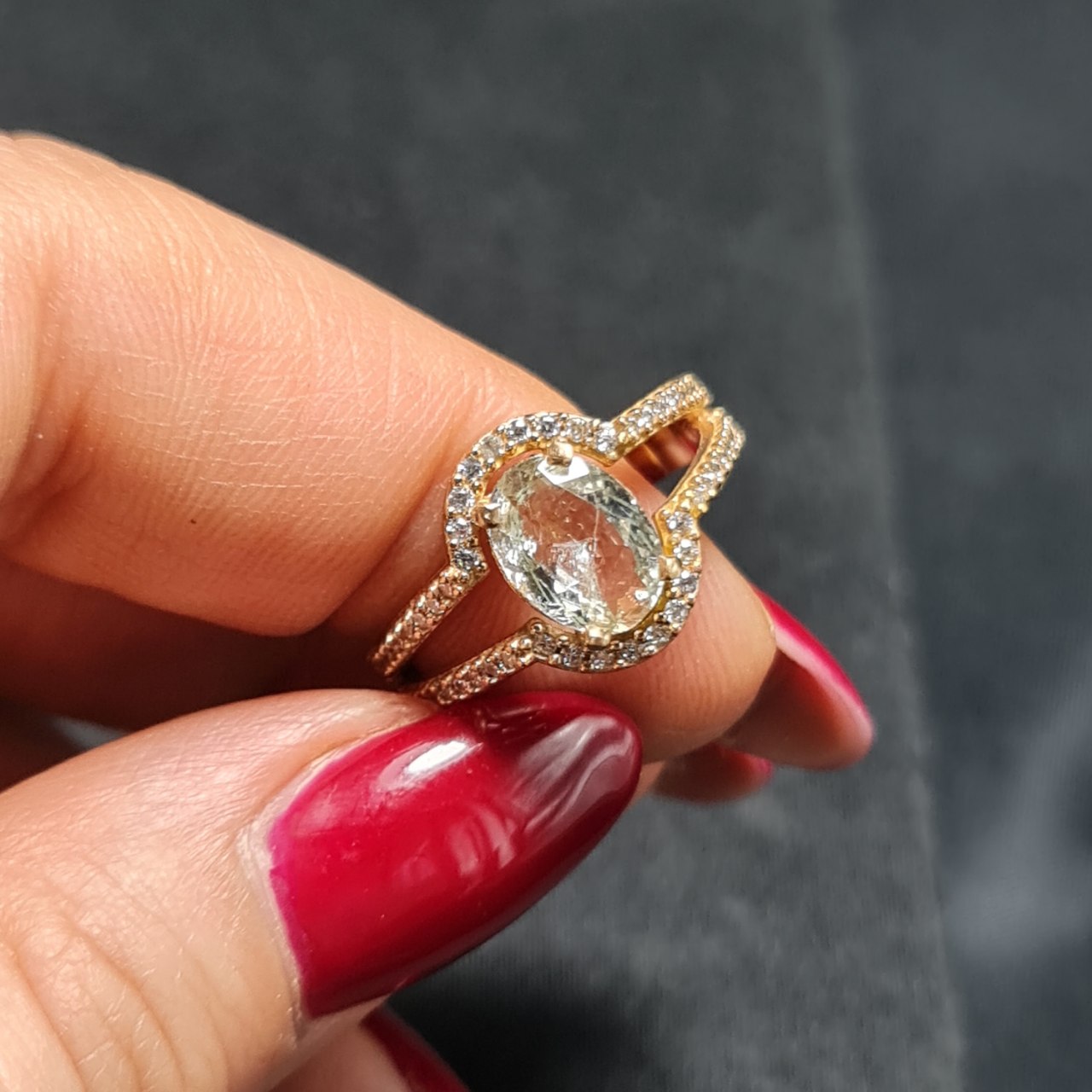 انگشتر طلا  روس با سنگ طبیعی آکوامارین معدنی  ▫️کد : 37431