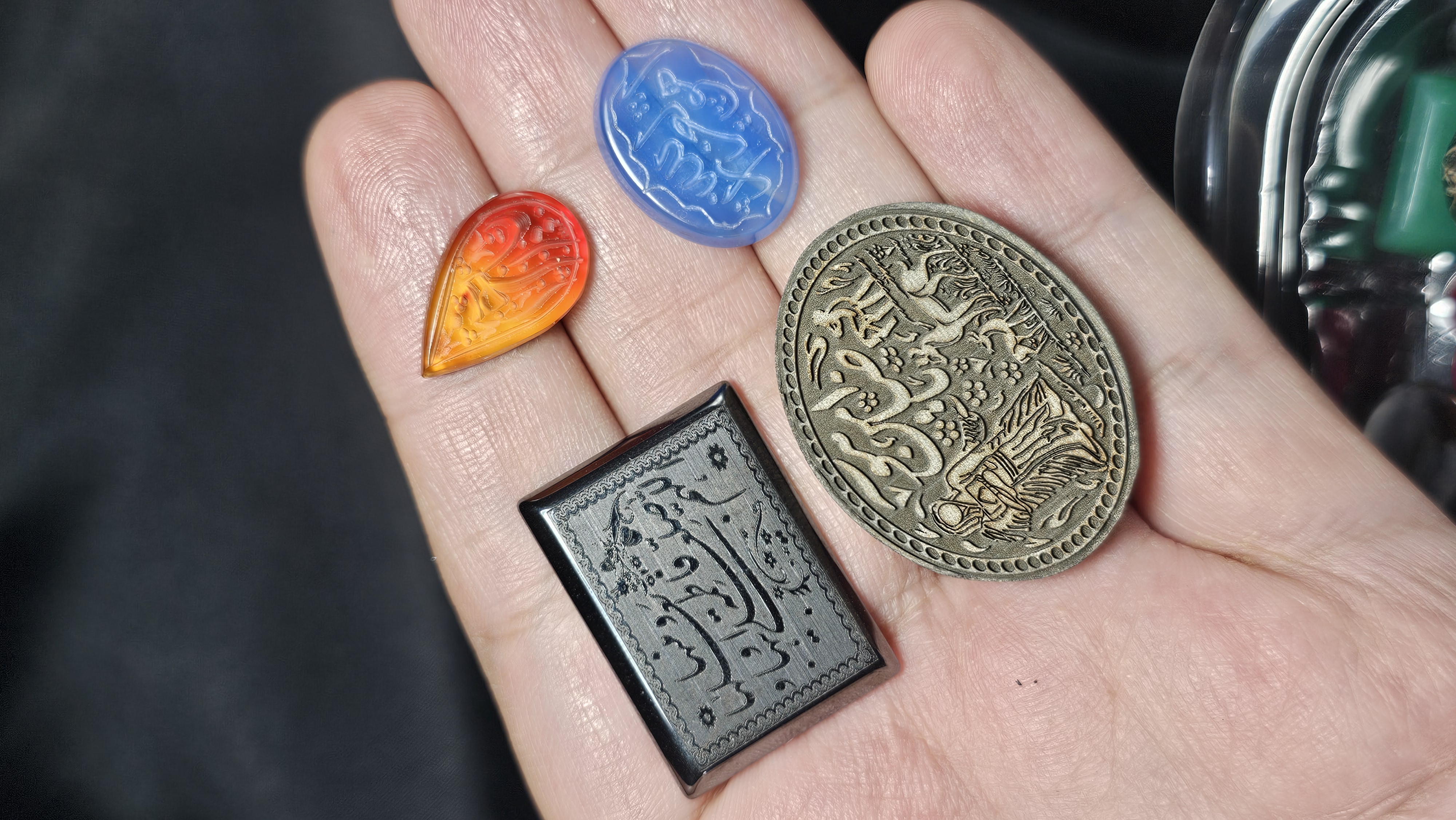 ۴ عدد نگین معدنی خطی