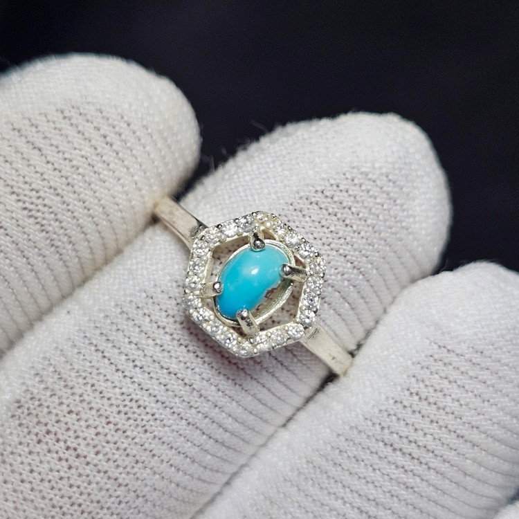 انگشتر سنگ فیروزه طبیعی نیشابور ( پایه برنجی ابکاری) کد 39356